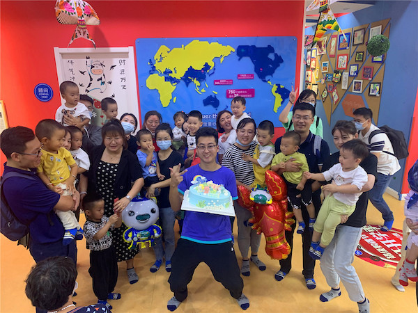 美吉姆煙臺(tái)愛(ài)琴海中心：海底小縱隊(duì)生日會(huì)