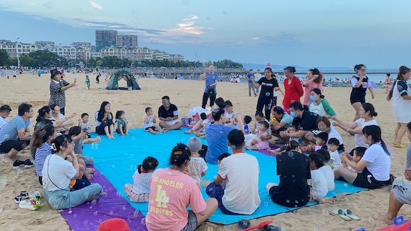 美吉姆威海九龍城中心：夏日清涼沙灘派對(duì)